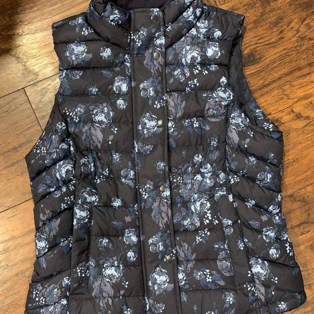 NEW Gap vest
